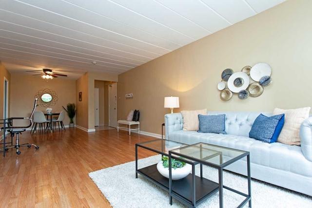 7 - 2422 New St, Condo with 2 bedrooms, 1 bathrooms and 1 parking in Burlington ON | Image 2
