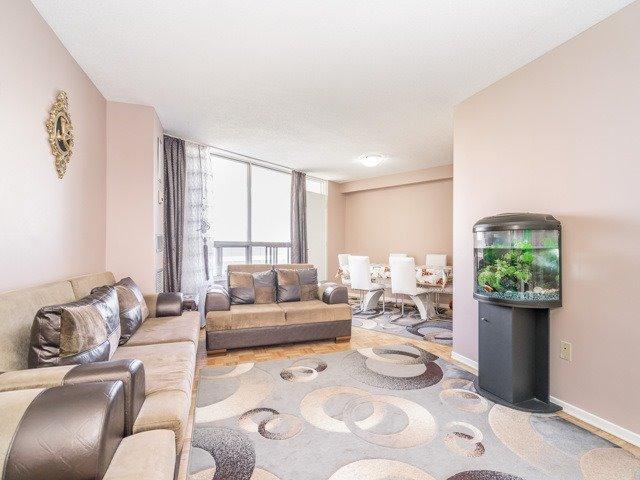 1001 - 20 Edgecliff Glwy, Condo with 3 bedrooms, 2 bathrooms and 1 parking in Toronto ON | Image 7