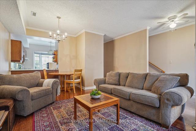 11 - 110 Mary St W, Townhouse with 3 bedrooms, 3 bathrooms and 1 parking in Whitby ON | Image 3