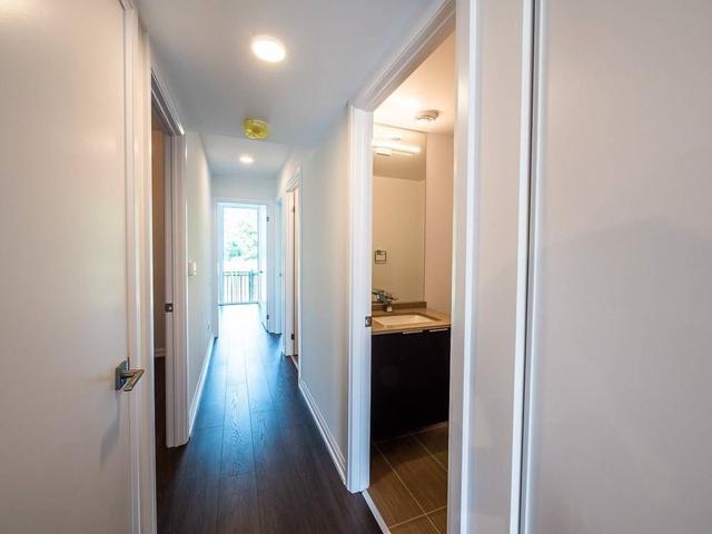 th6 - 10 Brin Dr, Townhouse with 3 bedrooms, 2 bathrooms and 1 parking in Toronto ON | Image 5
