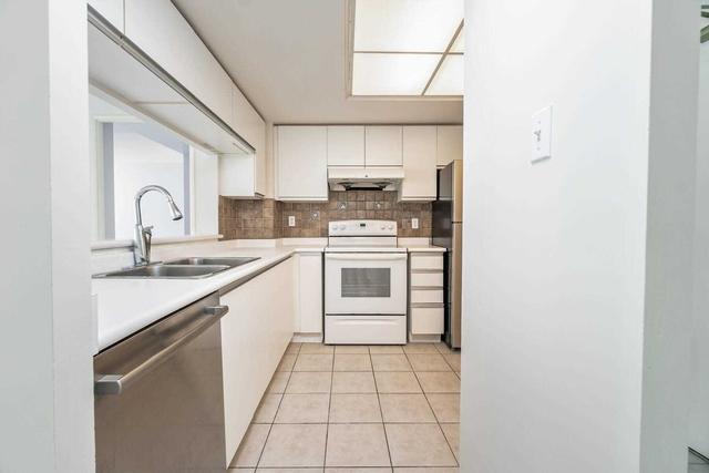 1102 - 101 Subway Cres, Condo with 2 bedrooms, 2 bathrooms and 1 parking in Toronto ON | Image 3