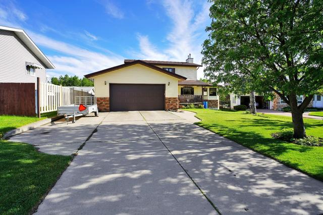 5812 58 Avenue, House detached with 4 bedrooms, 3 bathrooms and 2 parking in Rocky Mountain House AB | Image 2
