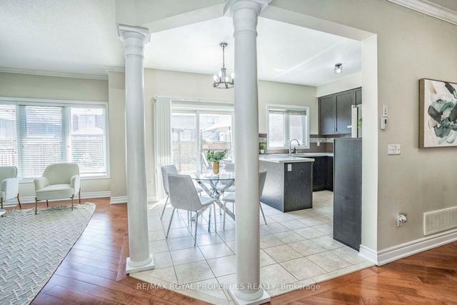 36 Beebe Cres, House detached with 4 bedrooms, 4 bathrooms and 4 parking in Markham ON | Image 3