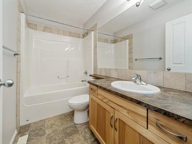 140 Jessie Robinson Close N, House detached with 4 bedrooms, 2 bathrooms and 3 parking in Lethbridge AB | Image 18