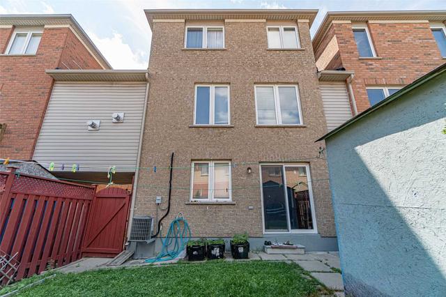 46 Domenico Cres, House detached with 3 bedrooms, 4 bathrooms and 4 parking in Brampton ON | Image 29