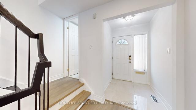 74 Flaming Roseway, Townhouse with 3 bedrooms, 3 bathrooms and 2 parking in Toronto ON | Image 12
