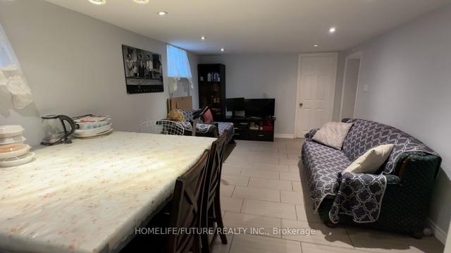 120 Redwater Dr, House detached with 3 bedrooms, 3 bathrooms and 2 parking in Toronto ON | Image 31