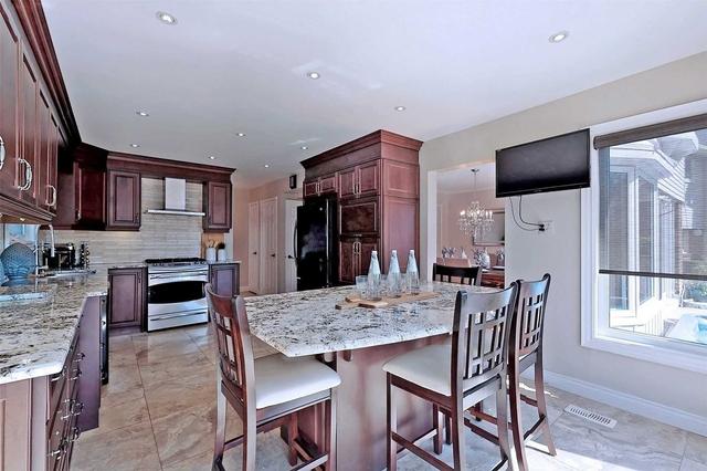 8 Broadbridge Dr, House detached with 4 bedrooms, 4 bathrooms and 6 parking in Toronto ON | Image 9