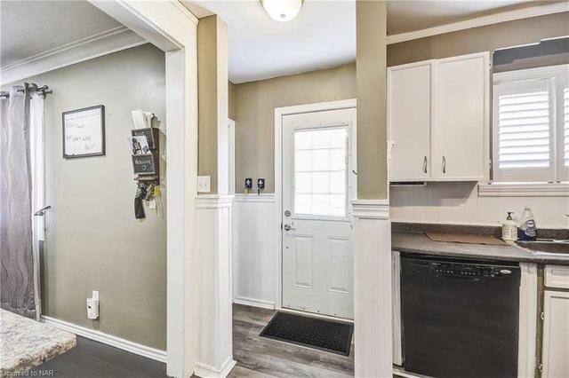 23 Blain Pl, House detached with 2 bedrooms, 2 bathrooms and 7 parking in St. Catharines ON | Image 39
