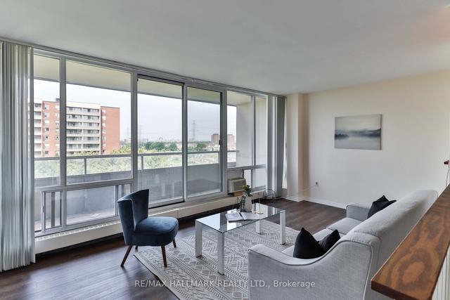 701 - 9 Four Winds Dr, Condo with 2 bedrooms, 1 bathrooms and 1 parking in Toronto ON | Image 25