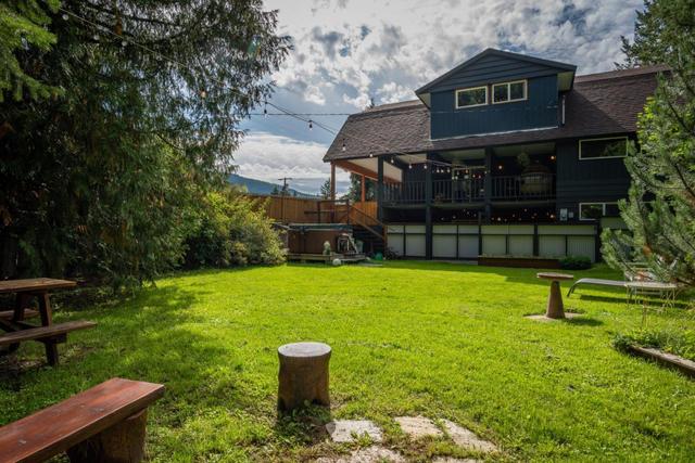 516 Glendale Avenue, House detached with 5 bedrooms, 3 bathrooms and 20 parking in Salmo BC | Image 93