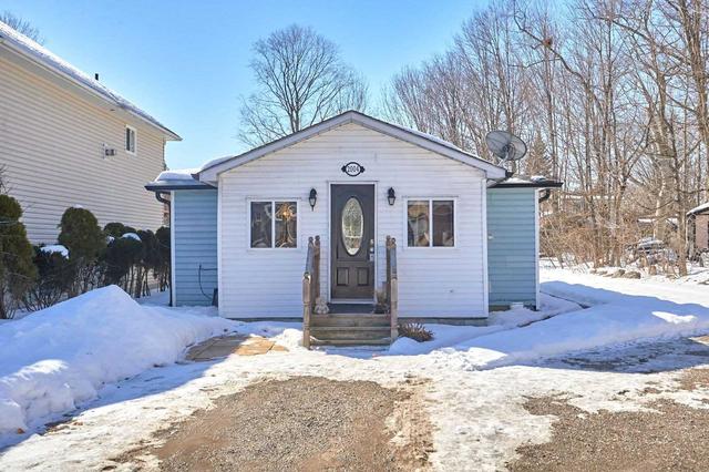 2004 Inglewood Dr, House detached with 2 bedrooms, 1 bathrooms and 10 parking in Innisfil ON | Image 6