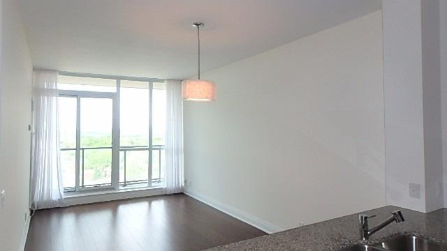 1509 - 530 St Clair Ave W, Condo with 1 bedrooms, 1 bathrooms and 1 parking in Toronto ON | Image 3