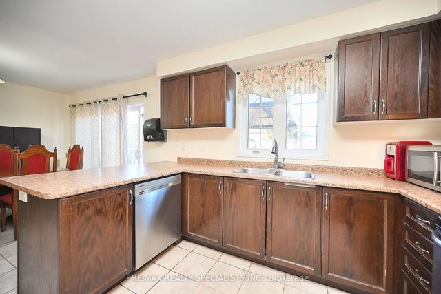 58 Beachville Circ, House semidetached with 3 bedrooms, 3 bathrooms and 3 parking in Brampton ON | Image 7