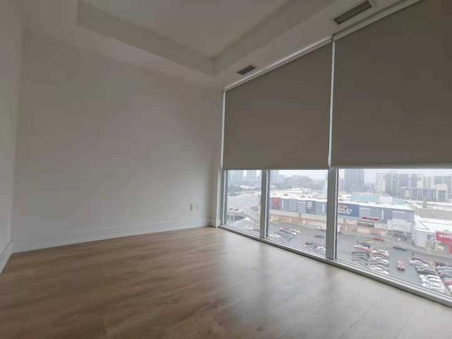 1012 - 128 Fairview Mall Dr, Condo with 1 bedrooms, 1 bathrooms and 1 parking in Toronto ON | Image 5
