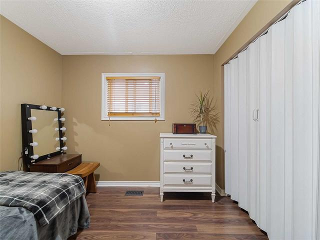 348 West St, House detached with 2 bedrooms, 2 bathrooms and 5 parking in Brantford ON | Image 6