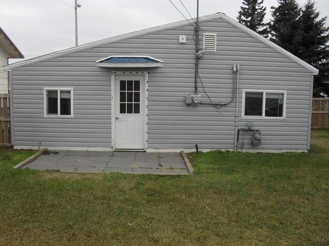 308 8 Avenue Se, House detached with 2 bedrooms, 1 bathrooms and 2 parking in Northern Lights County AB | Image 15