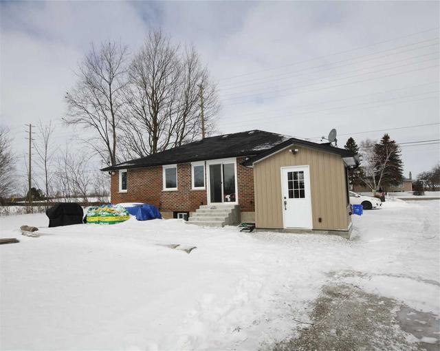 1643 Innisfil Beach Rd, House detached with 3 bedrooms, 2 bathrooms and 6 parking in Innisfil ON | Image 10