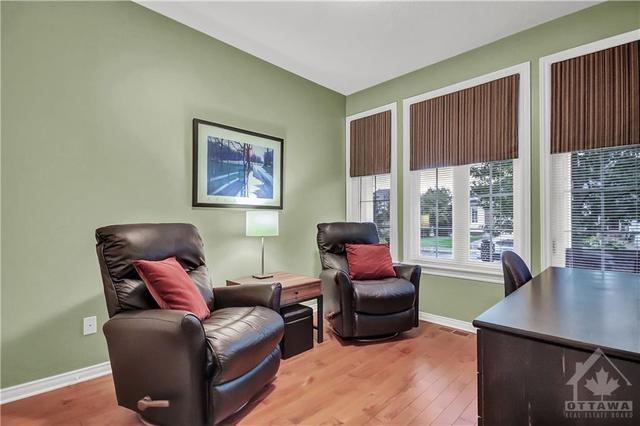 204 Cairnsmore Circle, Townhouse with 3 bedrooms, 3 bathrooms and 6 parking in Ottawa ON | Image 4