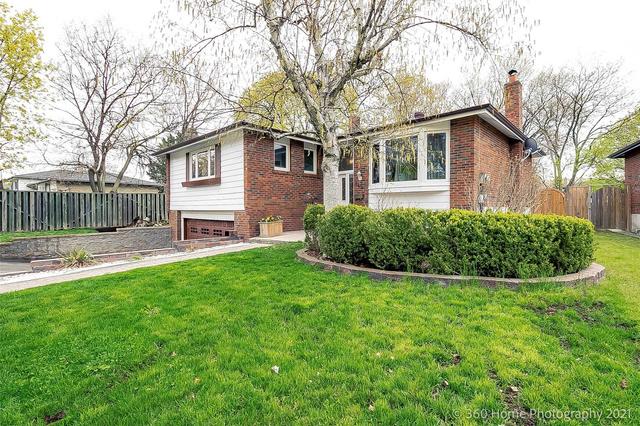 145 Oakmeadow Blvd, House detached with 4 bedrooms, 3 bathrooms and 4 parking in Toronto ON | Image 1