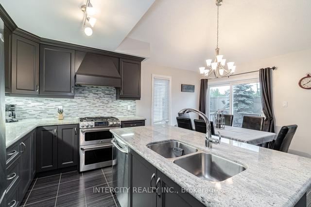 20 Leeward Circ, House detached with 3 bedrooms, 3 bathrooms and 4 parking in Wasaga Beach ON | Image 5