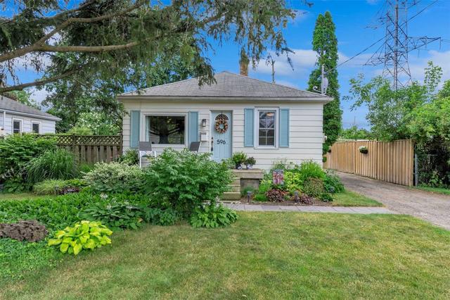 596 Clark Ave, House detached with 2 bedrooms, 1 bathrooms and 3 parking in Burlington ON | Image 12