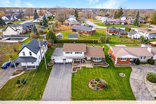520 Prescott Street, House detached with 3 bedrooms, 3 bathrooms and 4 parking in North Grenville ON | Image 4