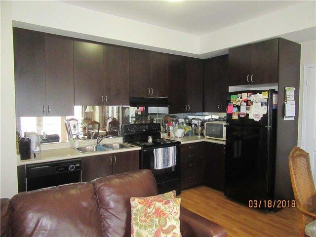 08 - 60 Fairwood Circ, Townhouse with 1 bedrooms, 1 bathrooms and 1 parking in Brampton ON | Image 3