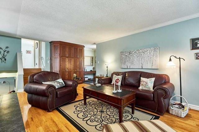 19 Kilberry Dr, House detached with 3 bedrooms, 2 bathrooms and 5 parking in Whitby ON | Image 8