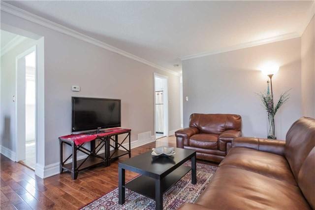 36 Revlis Cres, House semidetached with 4 bedrooms, 3 bathrooms and 2 parking in Toronto ON | Image 5