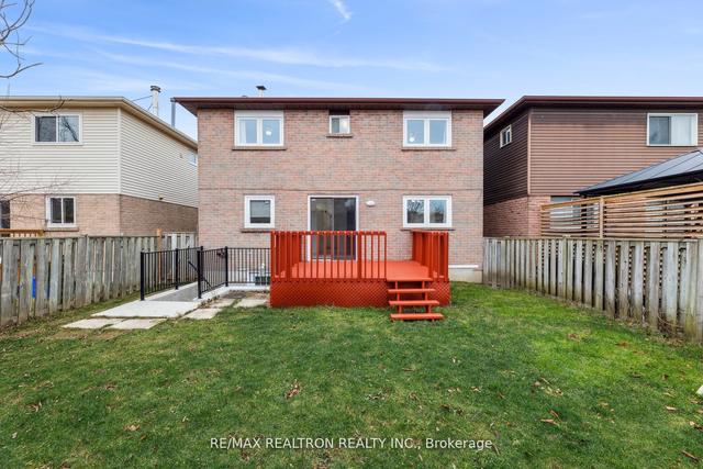 18 Charlton Cres, House detached with 4 bedrooms, 4 bathrooms and 4 parking in Ajax ON | Image 35