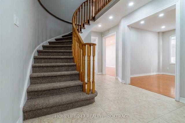 114 Daffodil Pl N, House detached with 3 bedrooms, 4 bathrooms and 8 parking in Brampton ON | Image 25