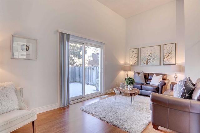 16 Timberbank Blvd, Townhouse with 3 bedrooms, 2 bathrooms and 3 parking in Toronto ON | Image 17