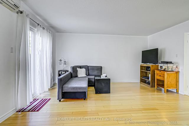 35 - 71 Cass Ave, Townhouse with 3 bedrooms, 2 bathrooms and 1 parking in Toronto ON | Image 4