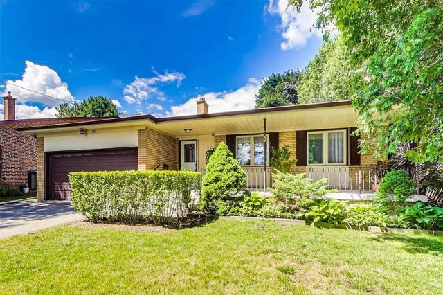 81 Decarie Circ, House detached with 3 bedrooms, 3 bathrooms and 6 parking in Toronto ON | Image 12