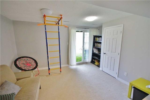 83 - 661 Childs Dr, Townhouse with 3 bedrooms, 2 bathrooms and 1 parking in Milton ON | Image 3