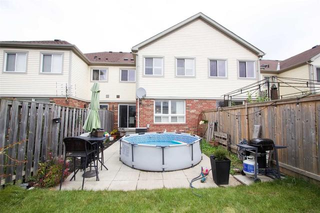949 Fetchison Dr, House attached with 3 bedrooms, 3 bathrooms and 3 parking in Oshawa ON | Image 23