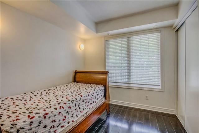 40 - 42 Pinery Tr, Townhouse with 3 bedrooms, 2 bathrooms and 1 parking in Toronto ON | Image 7