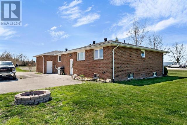 278 County Rd 27 East, House detached with 5 bedrooms, 2 bathrooms and null parking in Kingsville ON | Image 8