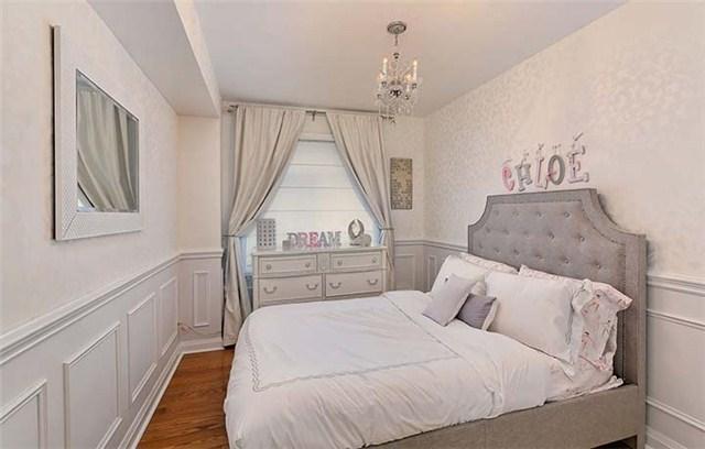 30c Mcmurrich St, Townhouse with 2 bedrooms, 2 bathrooms and 1 parking in Toronto ON | Image 13