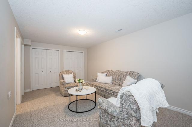 24 Beechlawn Blvd, Home with 2 bedrooms, 3 bathrooms and 3 parking in Guelph ON | Image 21