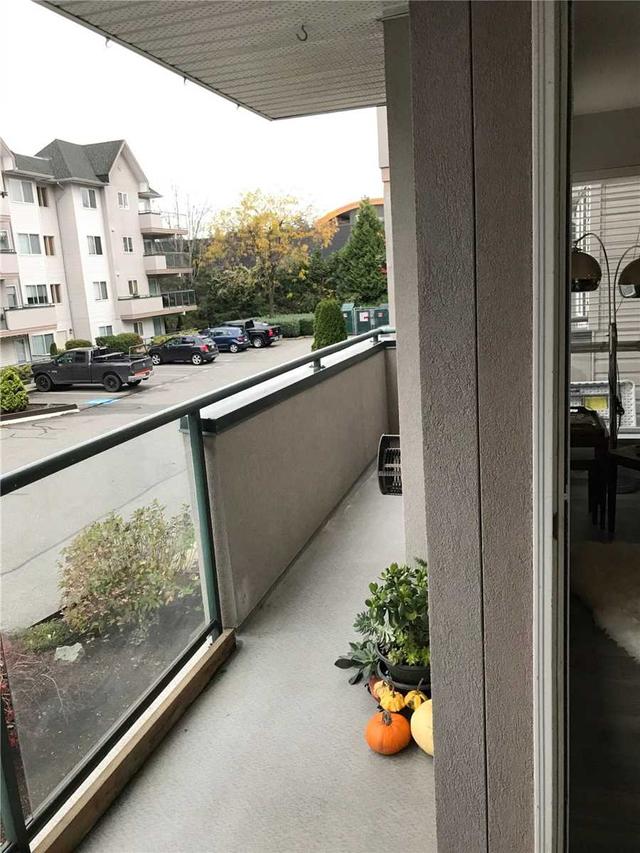 213 - 33728 King Rd, Condo with 2 bedrooms, 2 bathrooms and 2 parking in Abbotsford BC | Image 8