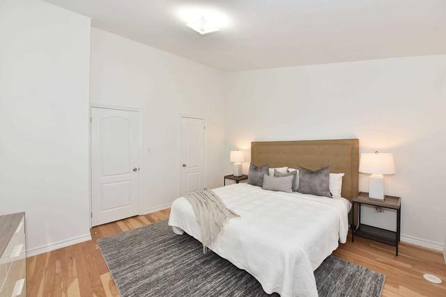 18 Piggot Mews, House attached with 3 bedrooms, 2 bathrooms and 2 parking in Toronto ON | Image 9