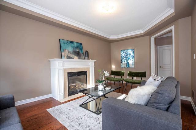 1642 Barbertown Rd, House detached with 4 bedrooms, 3 bathrooms and 8 parking in Mississauga ON | Image 3