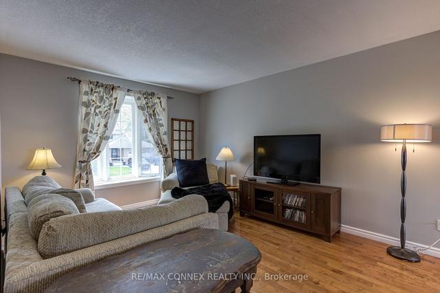 31 Peartree Cres, House detached with 3 bedrooms, 2 bathrooms and 5 parking in Guelph ON | Image 23