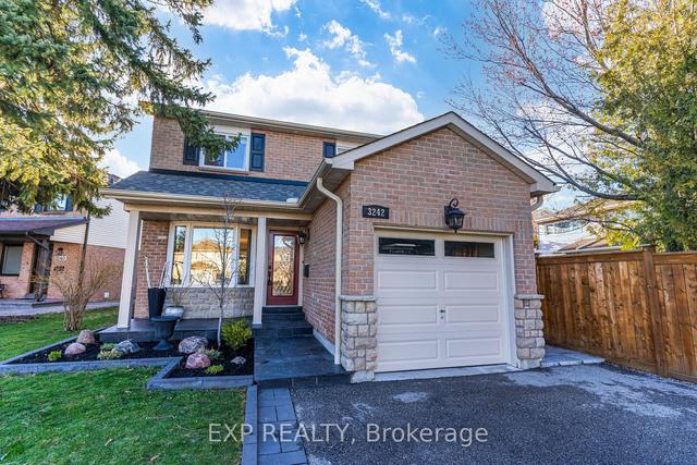 3242 Mccarron Cres, House detached with 3 bedrooms, 3 bathrooms and 4 parking in Mississauga ON | Image 1