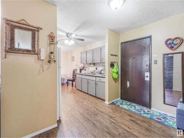 104 - 10023 164 St Nw, Condo with 2 bedrooms, 1 bathrooms and 1 parking in Edmonton AB | Image 8