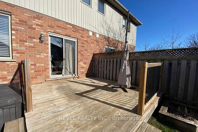 a2 - 12 Brantwood Park Rd, Townhouse with 3 bedrooms, 3 bathrooms and 2 parking in Brantford ON | Image 21