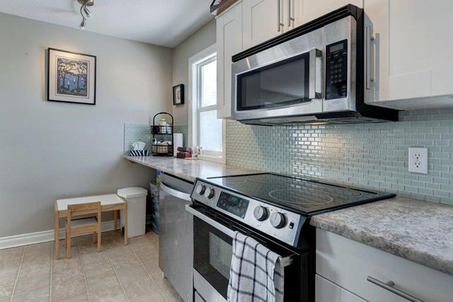 38 Quentin Place Sw, Home with 3 bedrooms, 2 bathrooms and 2 parking in Calgary AB | Image 10