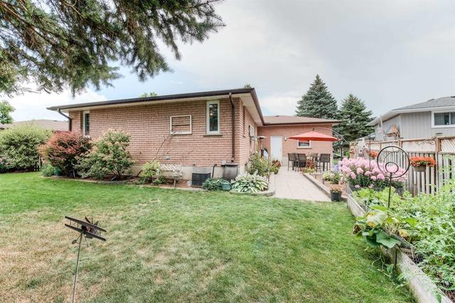 126 Pinebrook Pl, House detached with 3 bedrooms, 2 bathrooms and 8 parking in Waterloo ON | Image 30